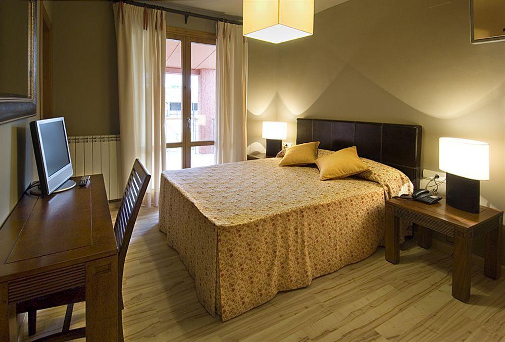 Hotel H Con Encanto Binéfar Exteriör bild